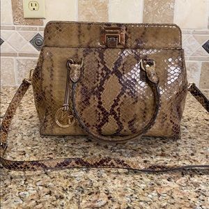 !MK,Astrid satchel.GUC,  gift included